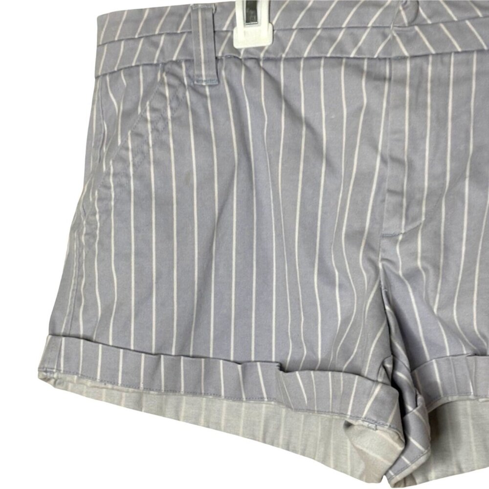 Tinsel Gray White Pinstripe Shorts Size 29 Mid Rise Coastal Preppy Tailored - Picture 5 of 9